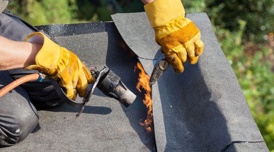 Expert Emergency Roof Repairs services in Versailles, IL